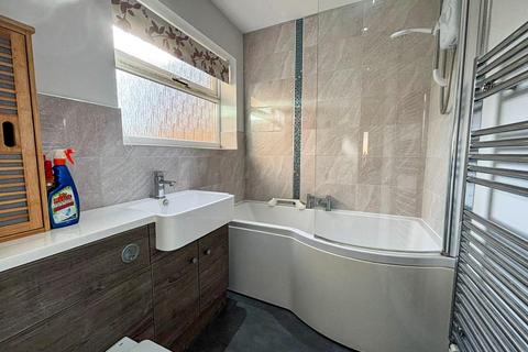 2 bedroom detached bungalow for sale, Birch Crescent, Lakenheath IP27