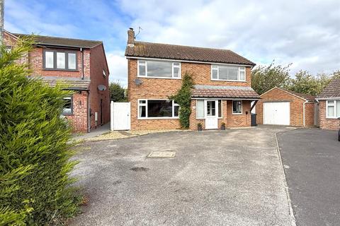4 bedroom detached house for sale, Park Road, Barnstone