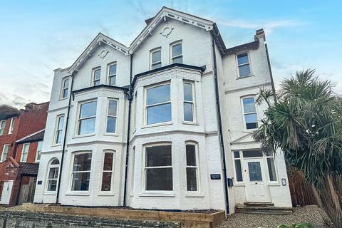 undefined, Cromer