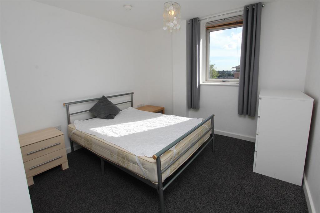 Bed2.JPG