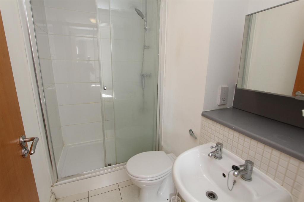 Ensuite.JPG