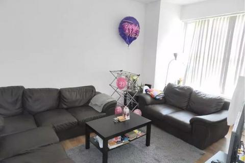 7 bedroom terraced house to rent, Chestnut Avenue, Leeds LS6
