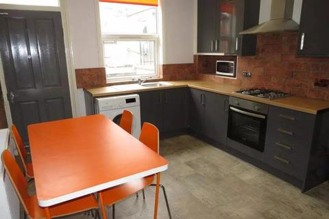 4 bedroom terraced house to rent, Royal Park Road, Leeds LS6