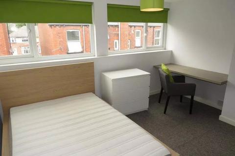 4 bedroom terraced house to rent, Royal Park Road, Leeds LS6