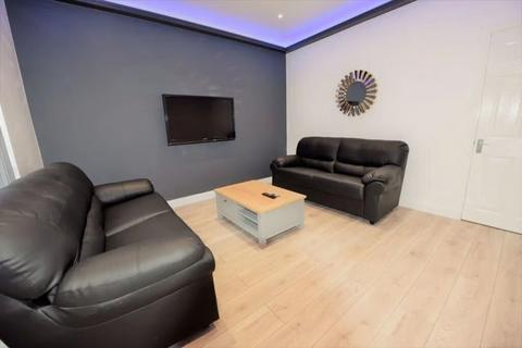 6 bedroom terraced house to rent, Beamsley Mount, Leeds LS6