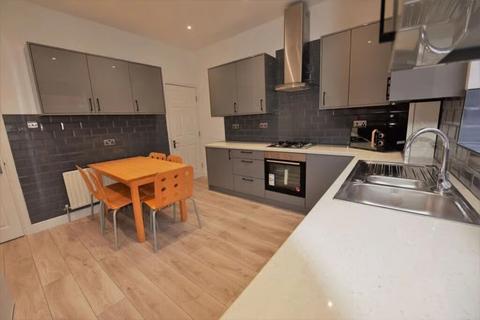 6 bedroom terraced house to rent, Beamsley Mount, Leeds LS6