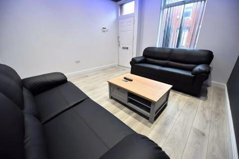 6 bedroom terraced house to rent, Beamsley Mount, Leeds LS6
