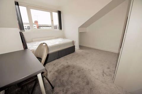 6 bedroom terraced house to rent, Beamsley Mount, Leeds LS6