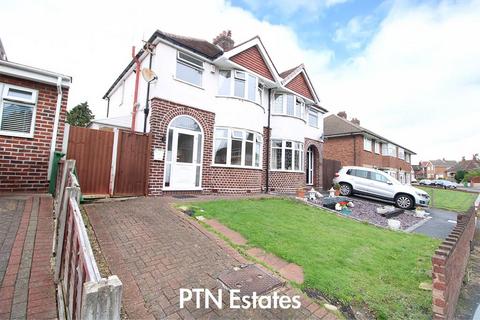 3 bedroom semi-detached house to rent, Hilderic Crescent, Dudley