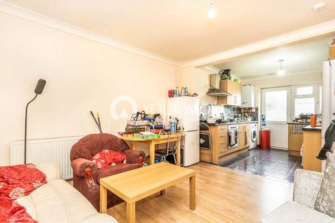 8 bedroom semi-detached house to rent, Sirdar Road, Hampshire SO17