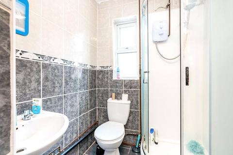 6 bedroom terraced house to rent, Rigby Road, Hampshire SO17