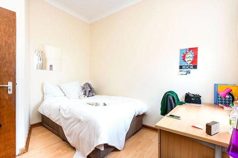 6 bedroom terraced house to rent, Rigby Road, Hampshire SO17
