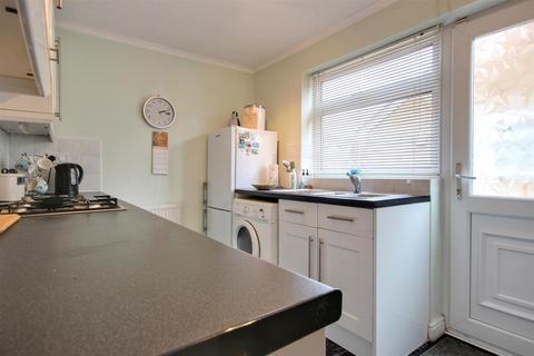 2 bedroom semi-detached bungalow for sale, Scarrington Crescent, Hull