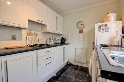2 bedroom semi-detached bungalow for sale, Scarrington Crescent, Hull