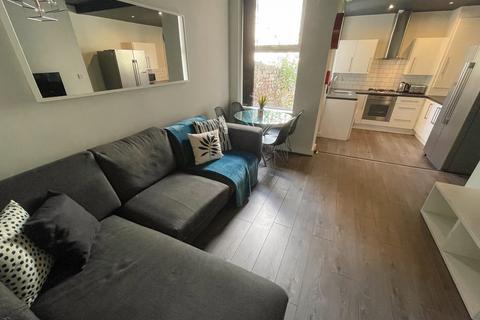 5 bedroom terraced house to rent, Adelaide Road, L7 8SH,