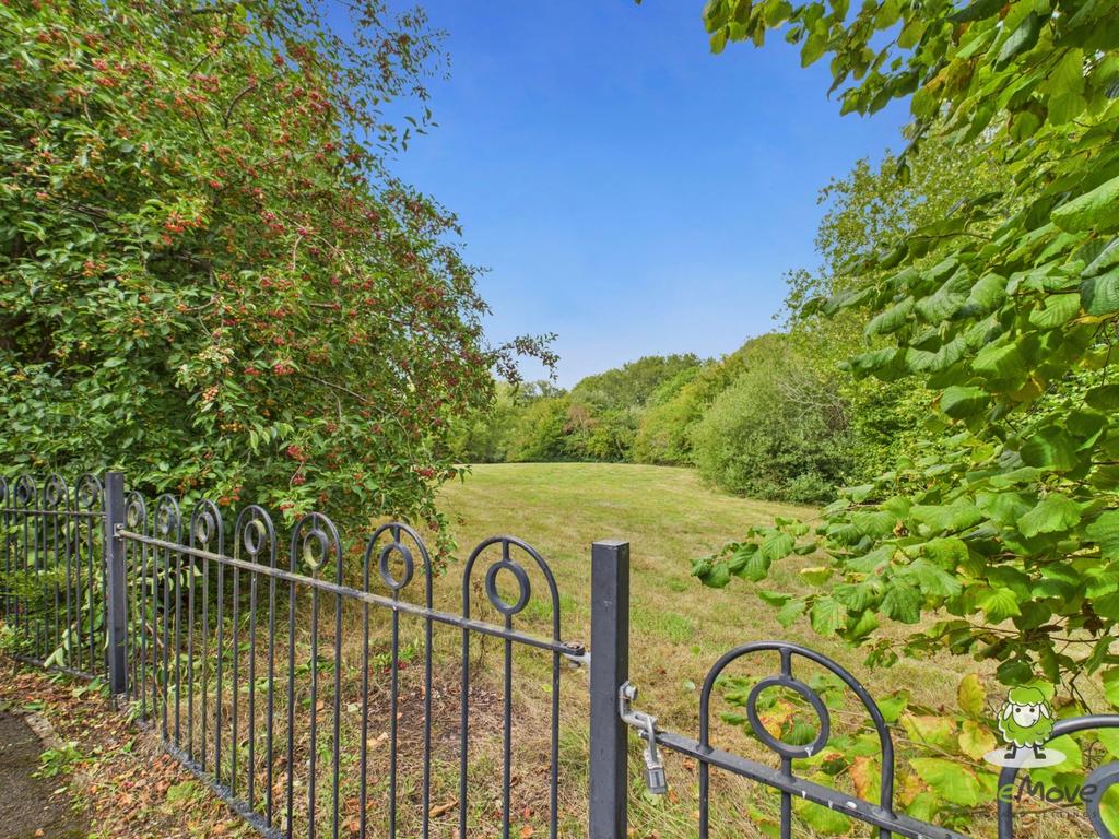 Ewe Move Estate Agents Basingstoke - Compton Way