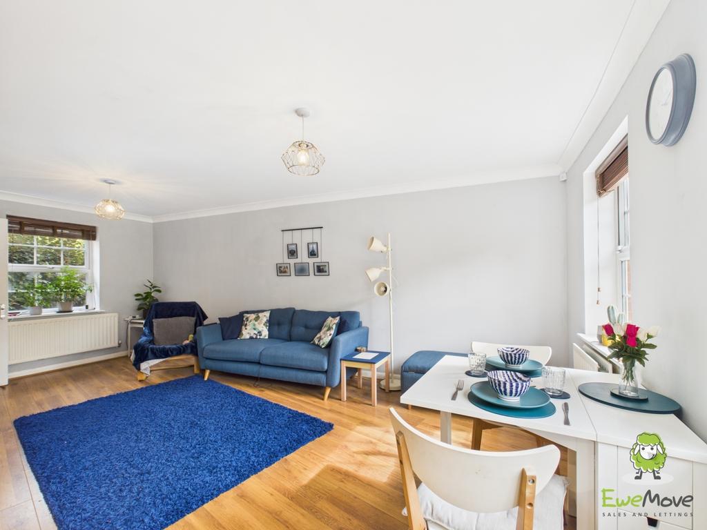 Ewe Move Estate Agents Basingstoke - Compton Way