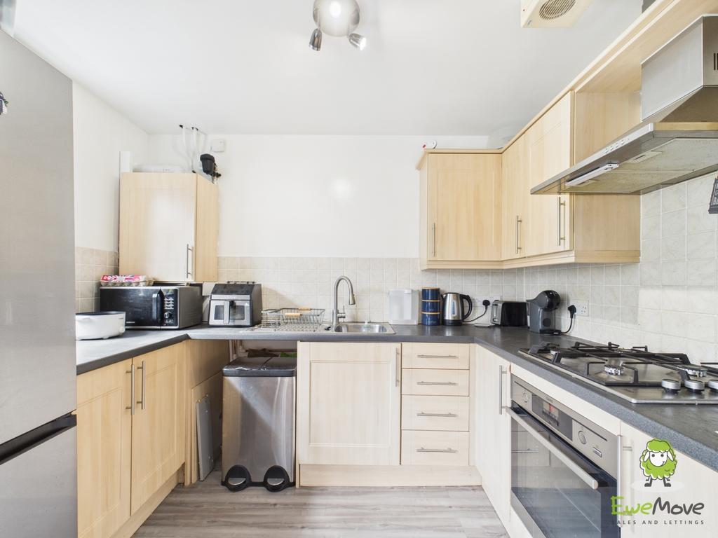 Ewe Move Estate Agents Basingstoke - Compton Way