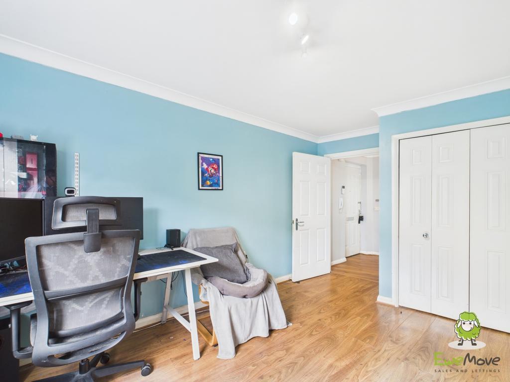 Ewe Move Estate Agents Basingstoke - Compton Way