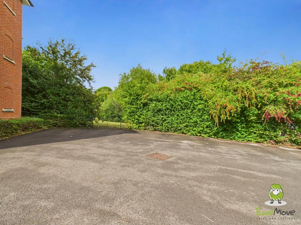 Ewe Move Estate Agents Basingstoke - Compton Way