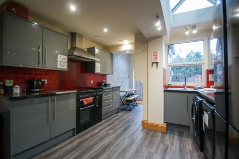 5 bedroom terraced house to rent, Milner Road, Birmingham B29