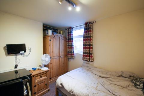 5 bedroom terraced house to rent, Milner Road, Birmingham B29