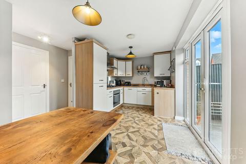 3 bedroom semi-detached house for sale, Silkstone Road, Pontefract WF7
