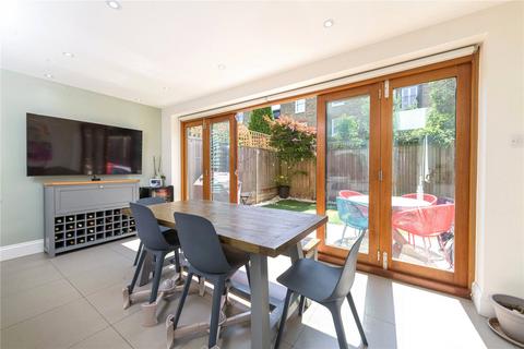 5 bedroom terraced house to rent, Broxash Road, London, SW11