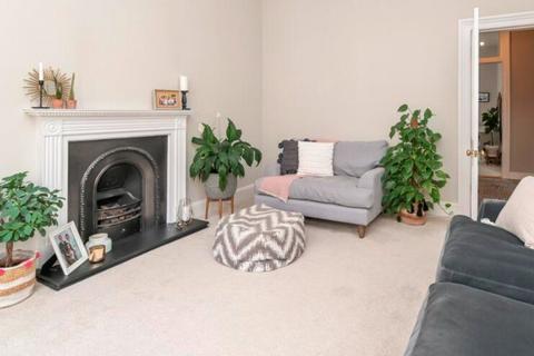 2 bedroom apartment to rent, South Parade, London, W4
