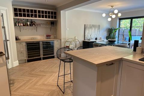 403 Southborough Lane, Bromley, BR2 8BQ