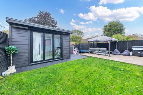 2 bedroom bungalow for sale, Hethersett Close, Newmarket CB8