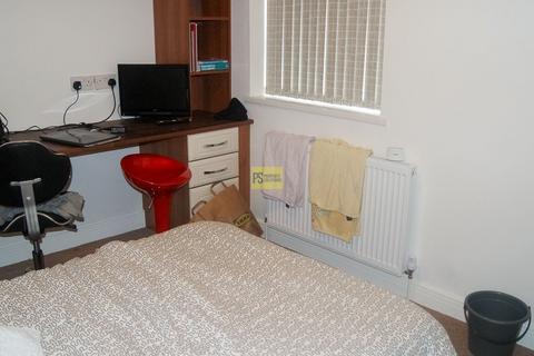 5 bedroom terraced house to rent, Hubert Road, Birmingham B29