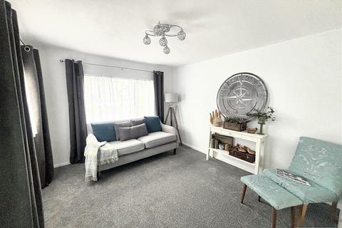 undefined, Second Avenue, Newport Park
