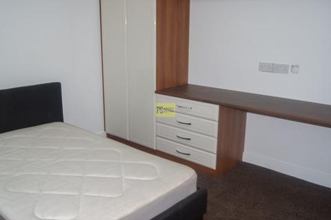 4 bedroom terraced house to rent, Hubert Road, Birmingham B29