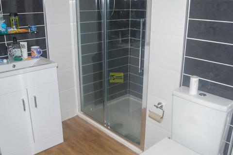 4 bedroom terraced house to rent, Hubert Road, Birmingham B29