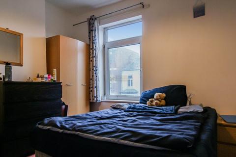 3 bedroom terraced house to rent, Tiverton Road, Birmingham B29