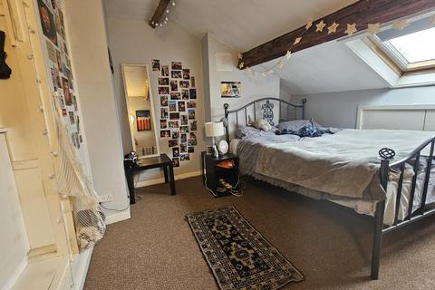 6 bedroom house to rent, Hyde Park Terrace, Leeds