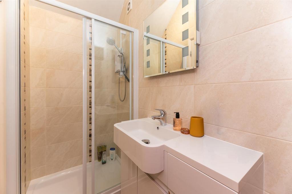 En-Suite Bedroom 5