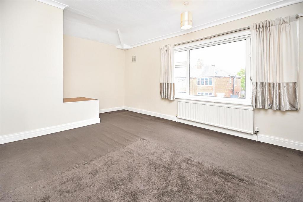18 Eva Street Bedroom 1 (1).jpg