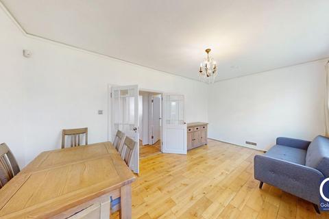 2 bedroom apartment to rent, Churchill Gardens, London, SW1V