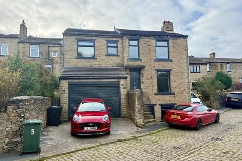 4 bedroom detached house for sale, Crag Hill Road, Thackley, Bradford