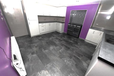 4 bedroom detached house for sale, Crag Hill Road, Thackley, Bradford