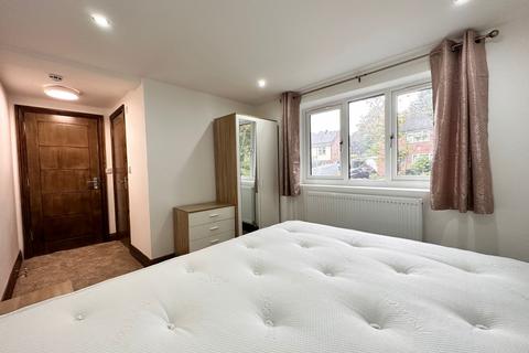 1 bedroom in a house share to rent, Reading RG2