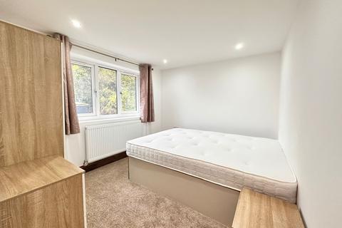 1 bedroom in a house share to rent, Reading RG2