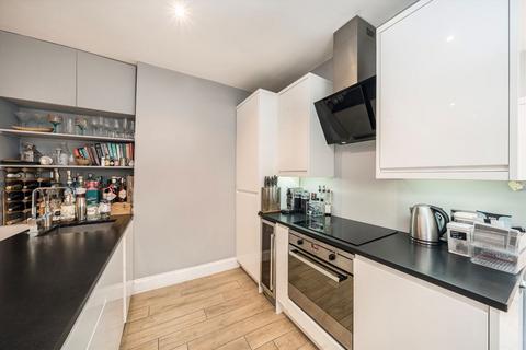 2 bedroom maisonette for sale, Sellincourt Road, London SW17