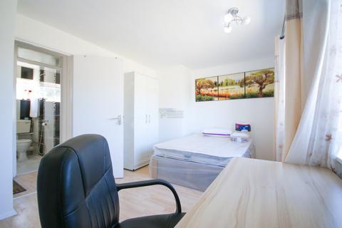 2 bedroom terraced house to rent, Leasow Drive, Birmingham B15