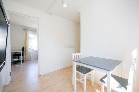 2 bedroom terraced house to rent, Leasow Drive, Birmingham B15