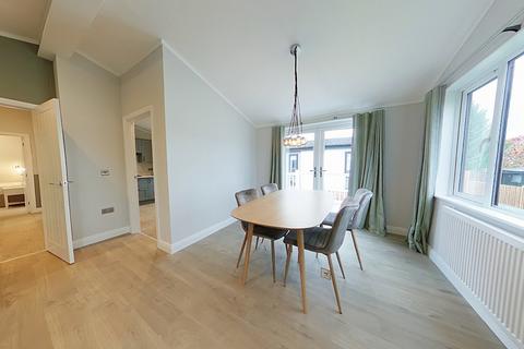 undefined, Shaftesbury Way, Kings Langley WD4