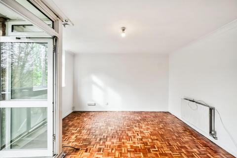 3 bedroom apartment for sale, Gardner Close, Wanstead