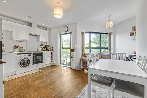 2 bedroom flat to rent, Lower Richmond Road, London, TW9